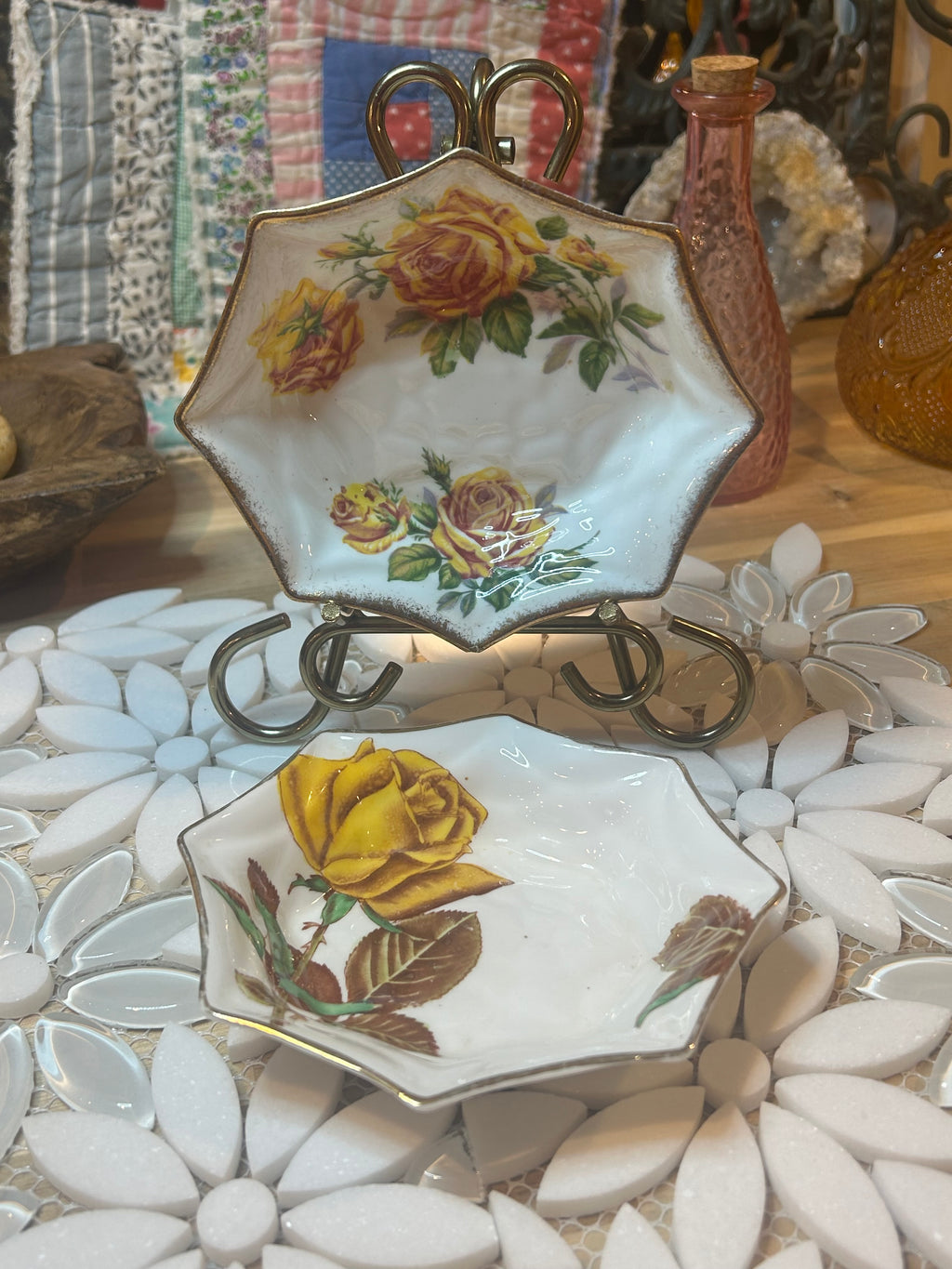 Royal Standard Fine Bone China Romany Rose - Set of 2