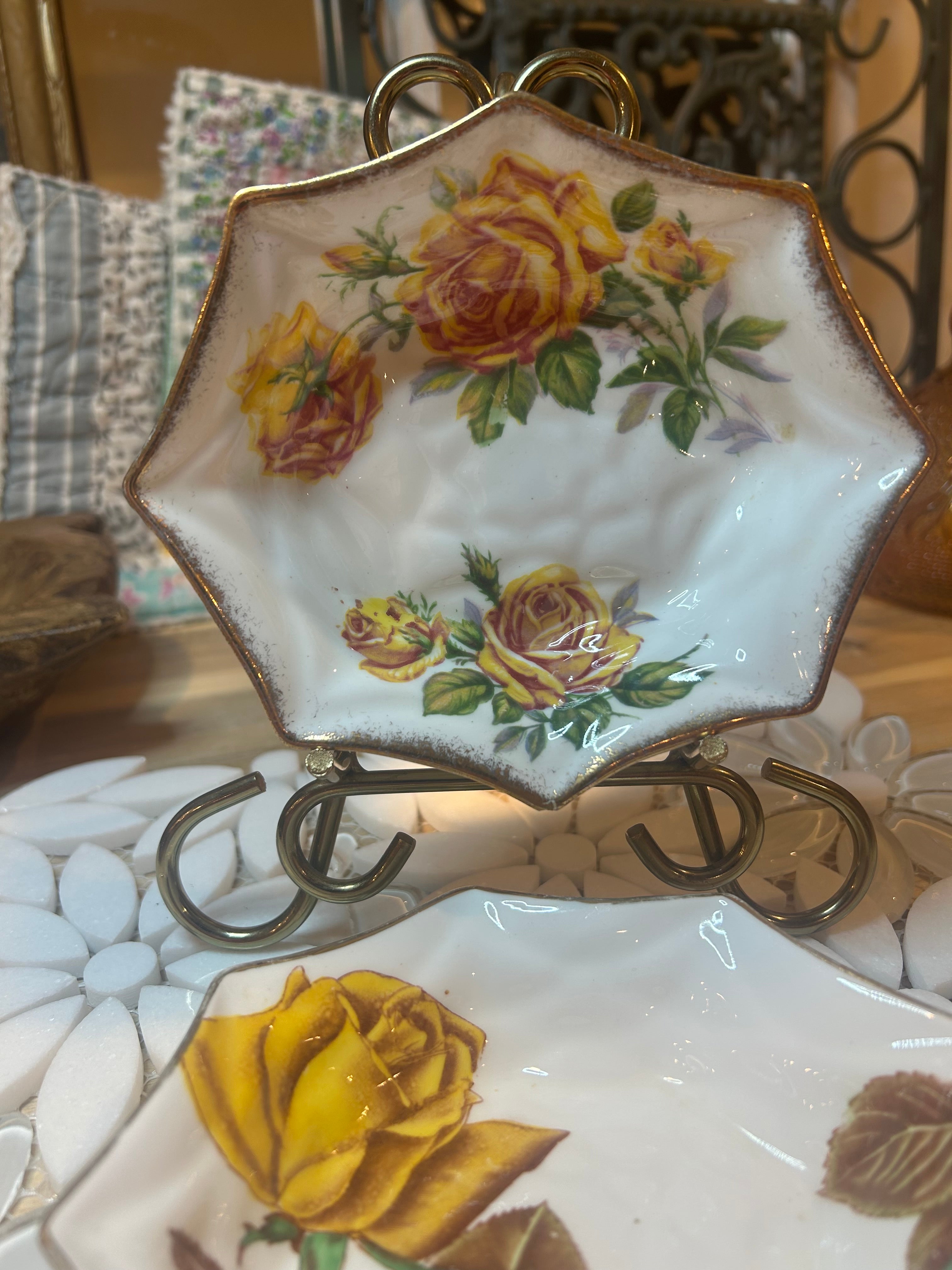 Royal Standard Fine Bone China Romany Rose - Set of 2