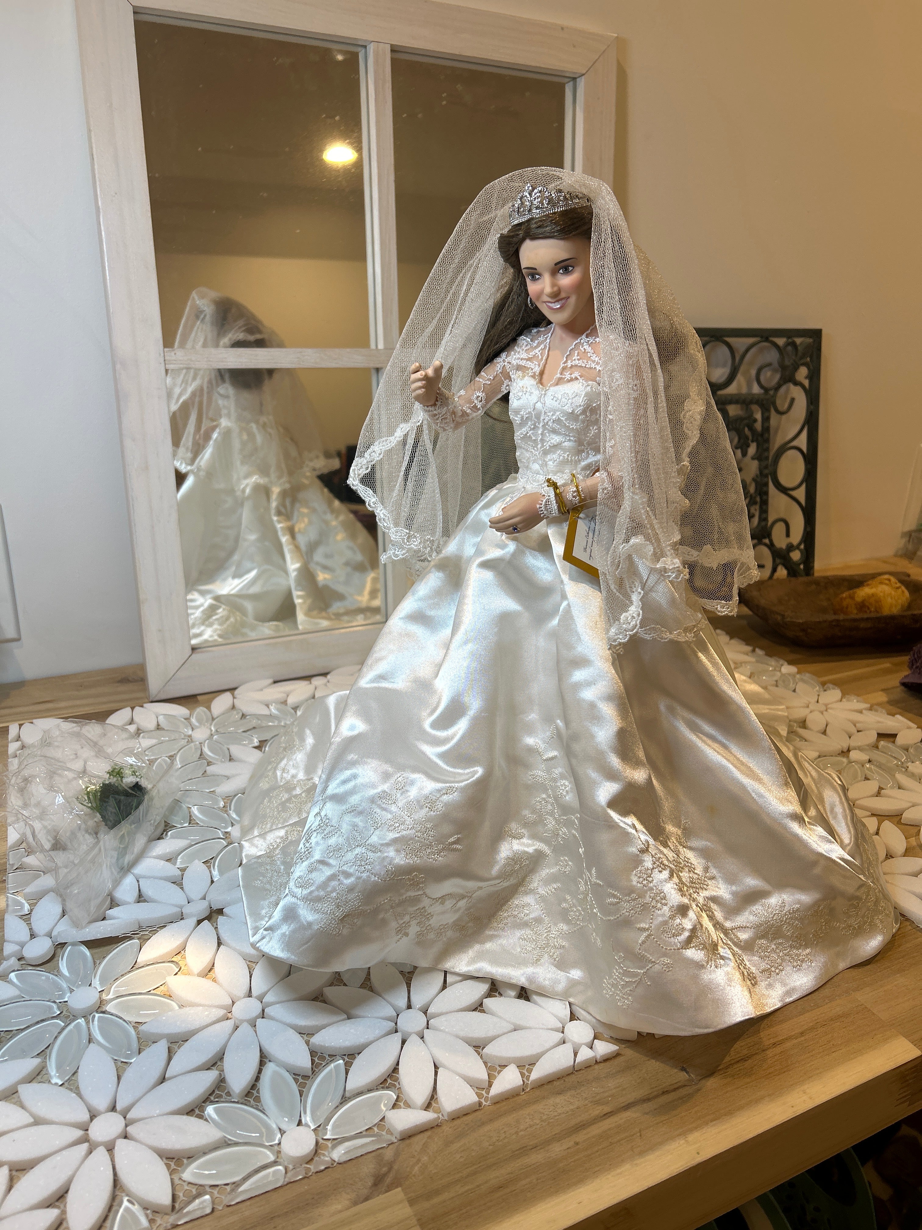 Ashton-Drake Princess Figurine - Kate Middleton