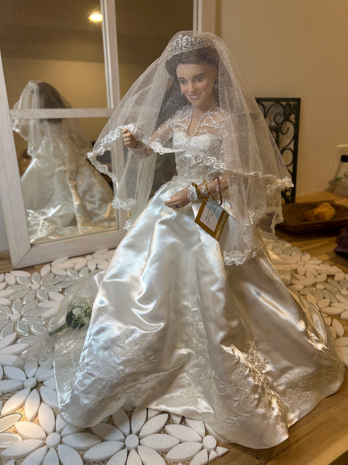 Ashton-Drake Princess Figurine - Kate Middleton
