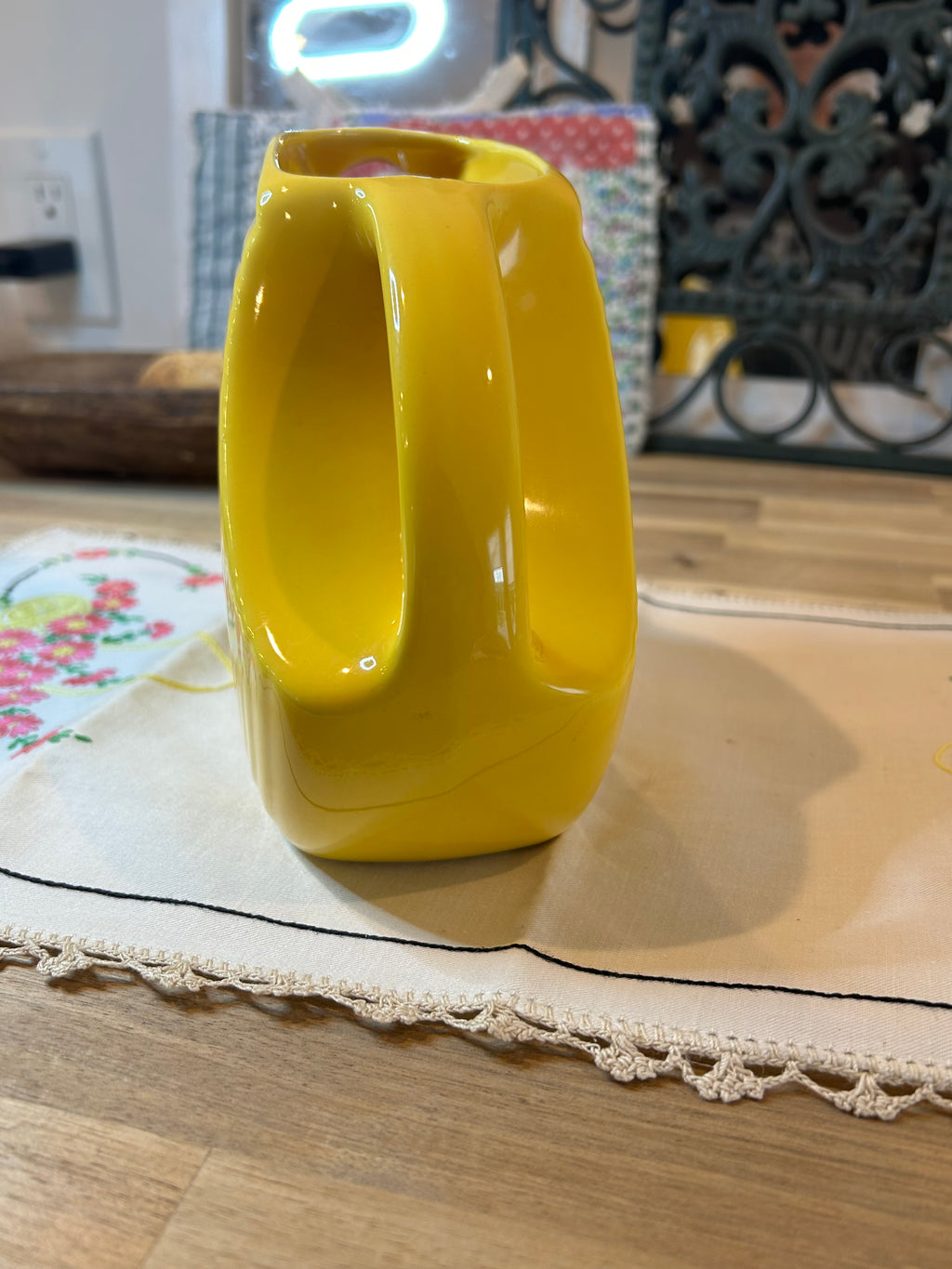 Homer Lauglin Fiesta Ware Juice Pitcher - Vintage Yellow (3.5 cups)